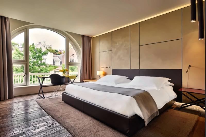 1 Bedroom Balcony Suite 