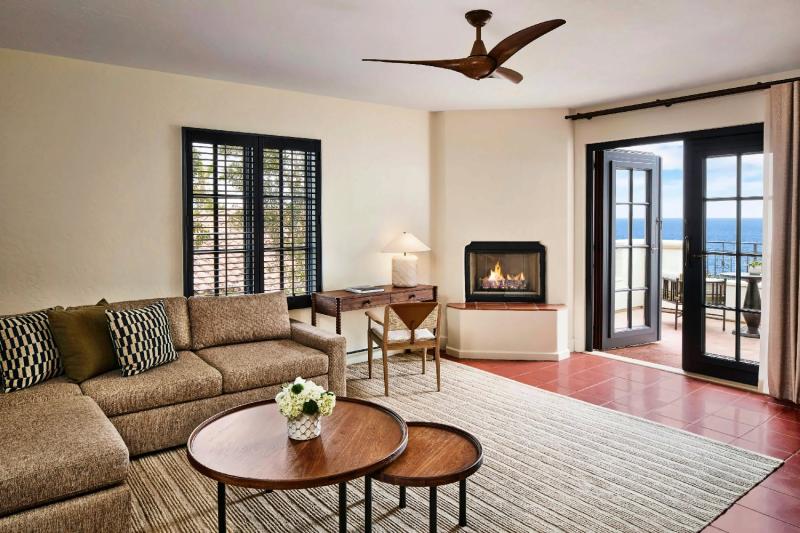 Partial Ocean View Deluxe Suite