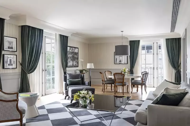 Deluxe Suite