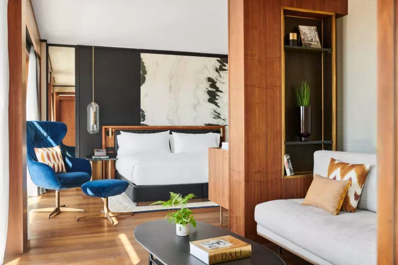 Corner Terrace Suite