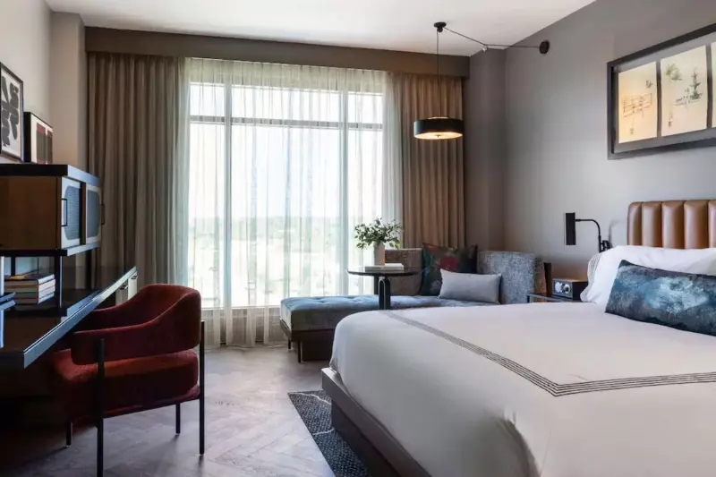 Neighborhood View Room