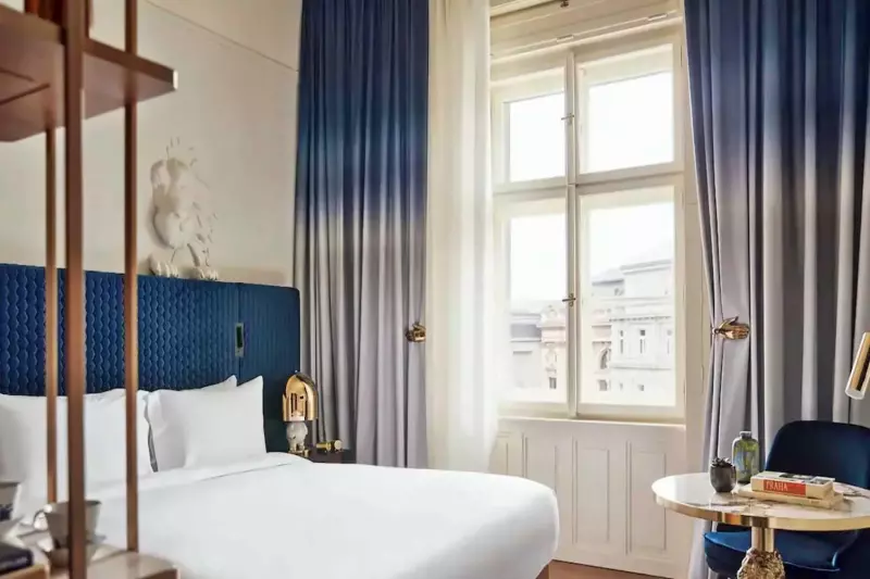 Interconnecting Family Rooms 