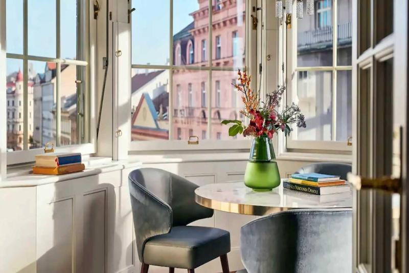 Wintergarden Interconnecting Family Suite