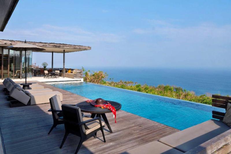 3 Bedroom Hillside Villa