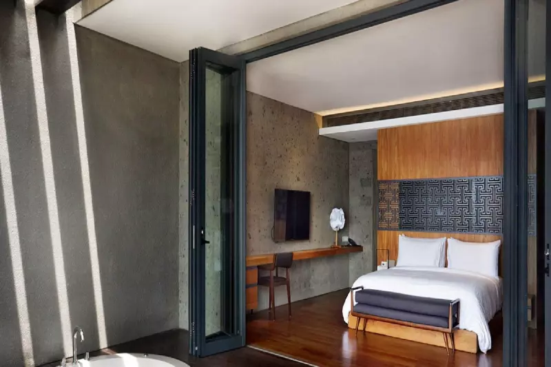 2 Bedroom Cliff Edge Pool Villa
