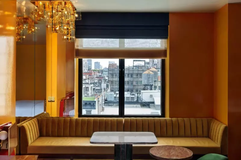 Deluxe City View Corner Room