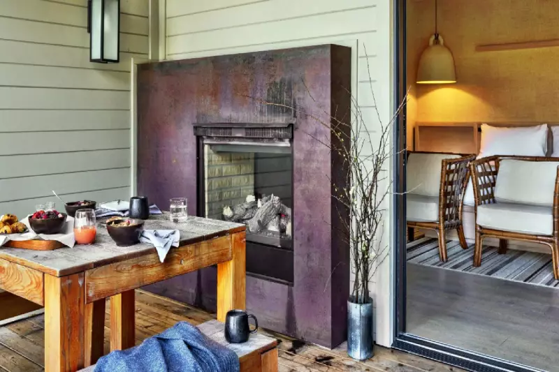 Vineyard Oak Studio Suite