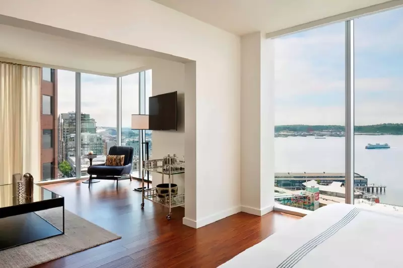 Water View Studio Suite