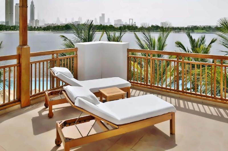 Park Lagoon View Suite