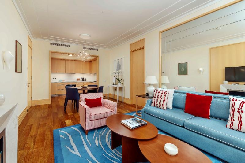  Family Pool View Suite