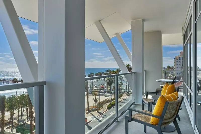 Grand Oceanfront Suite