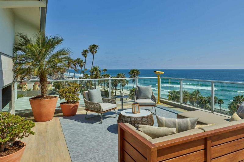 2 Bedroom Oceanfront Estate Suite