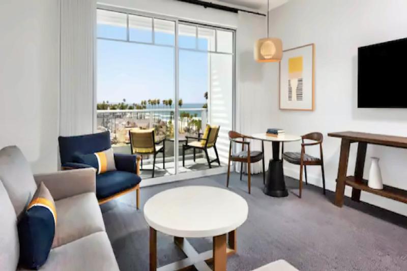 Grand Partial Ocean View Suite