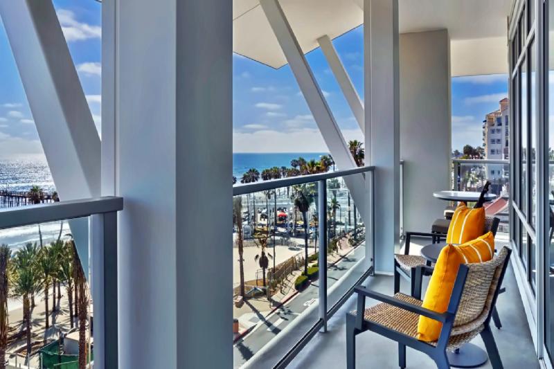 Grand Ocean View Suite 