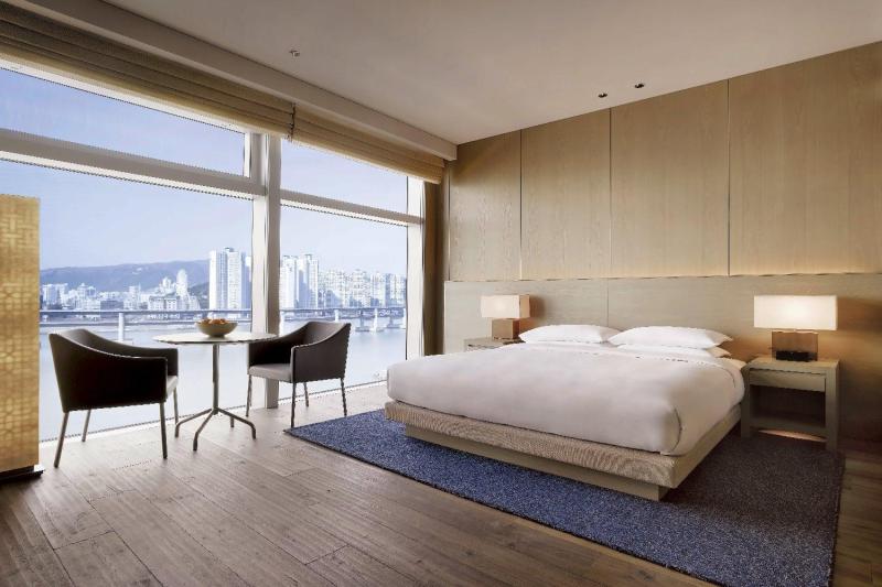 Deluxe Marina View Yacht View