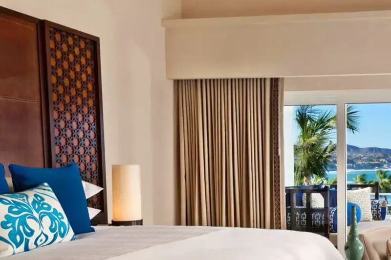 Oceanfront Pool Suite