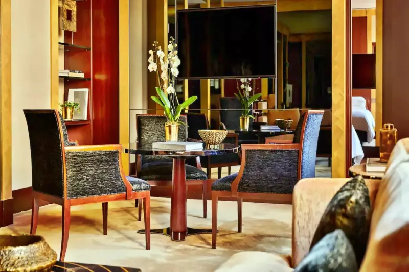 Diplomatic Suite 