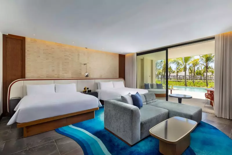 W Swim Up Suite