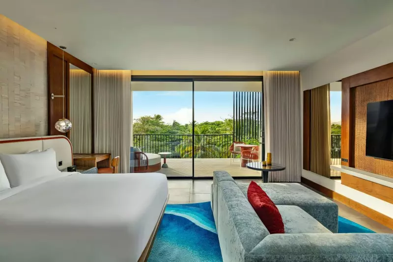 W Tropical View Suite