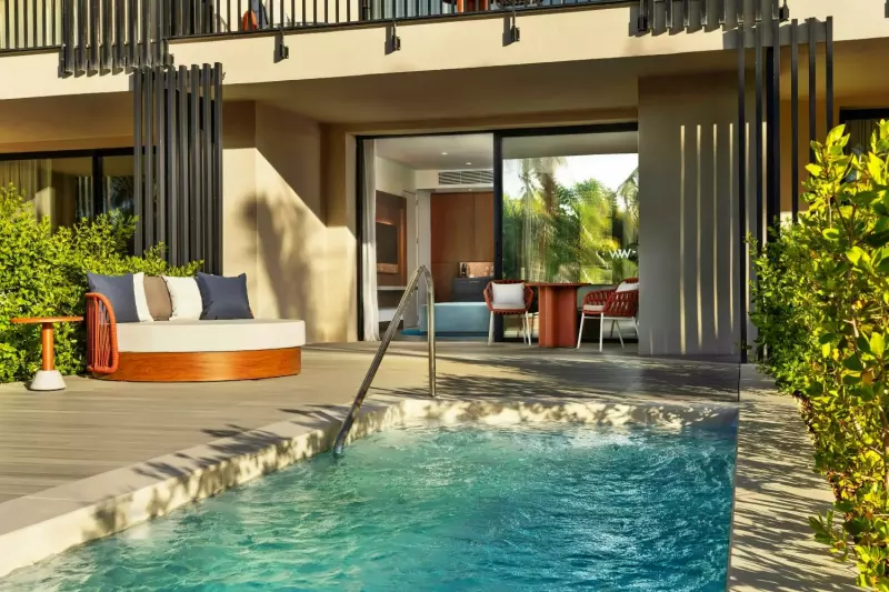 Premier Deluxe Pool Room