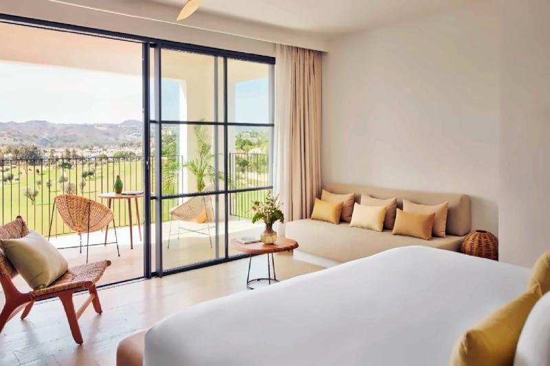 Junior Golf View Suite