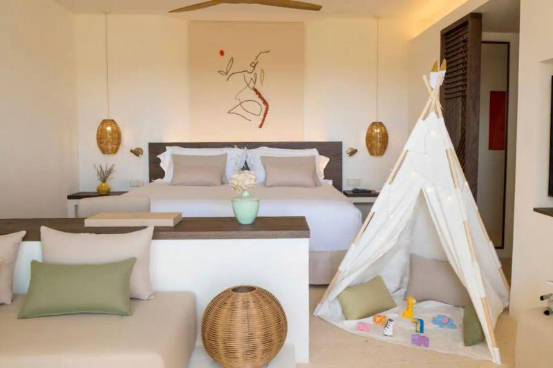 2 Bedroom Interconnecting Family Suite