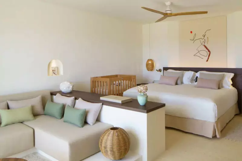 2 Bedroom Interconnecting Family Suite