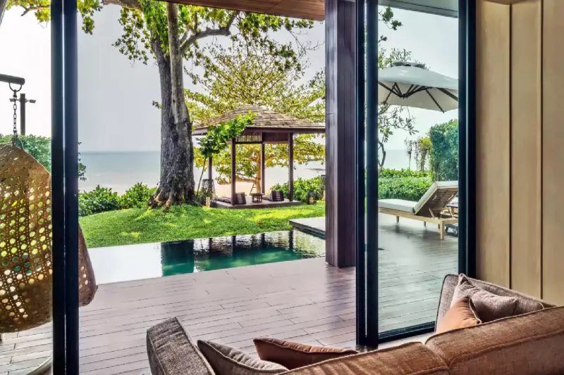 Beachfront Pool Villa