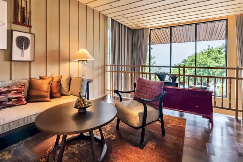 2 Bedroom Duplex Manor Pool House 