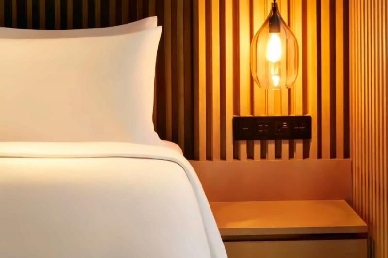 Monas View Room