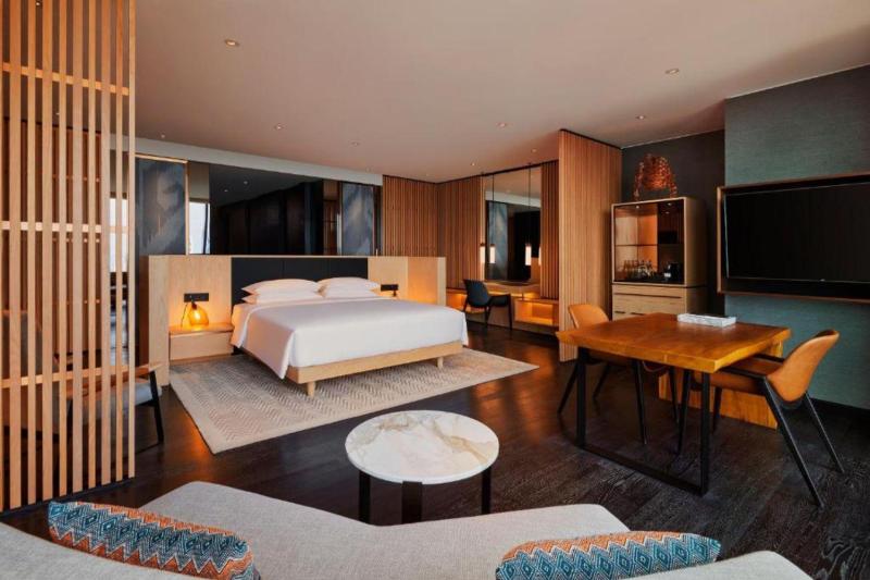 Deluxe City View Room