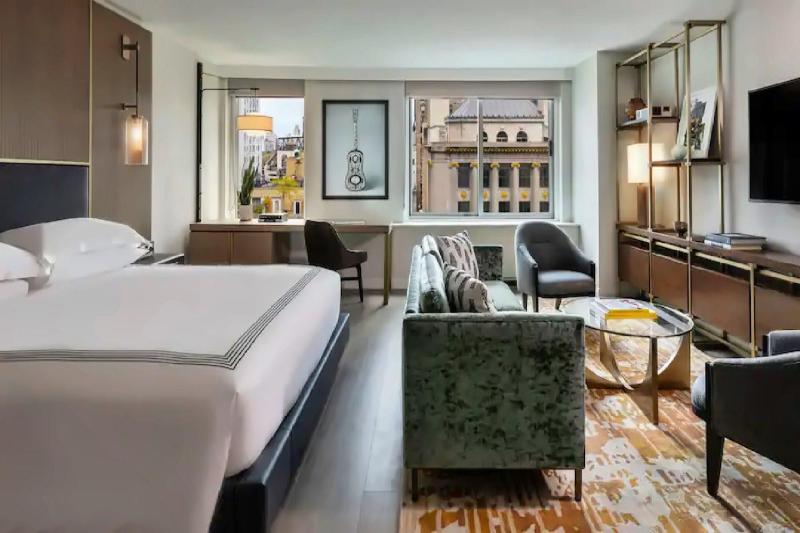 Deluxe City View Room