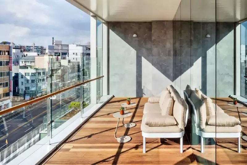 Andaz Large Suite 