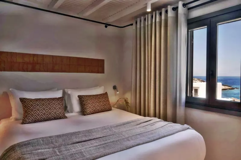 2 Bedroom Deluxe Suite