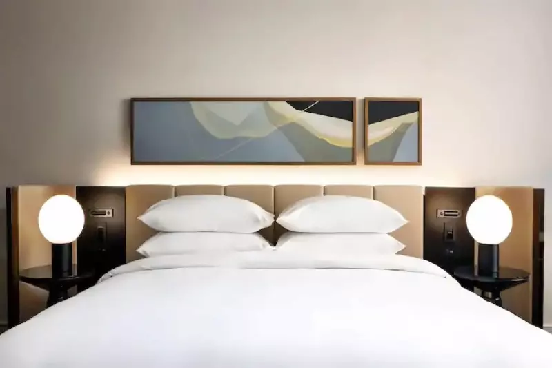 Corner Suite