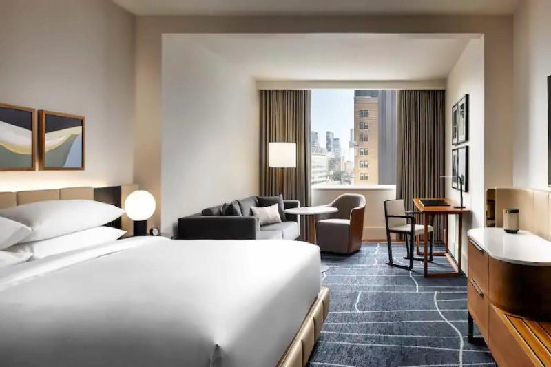 Deluxe High Floor Room 