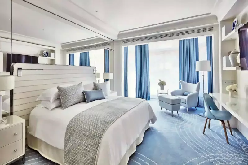 2 Connecting Family Rooms