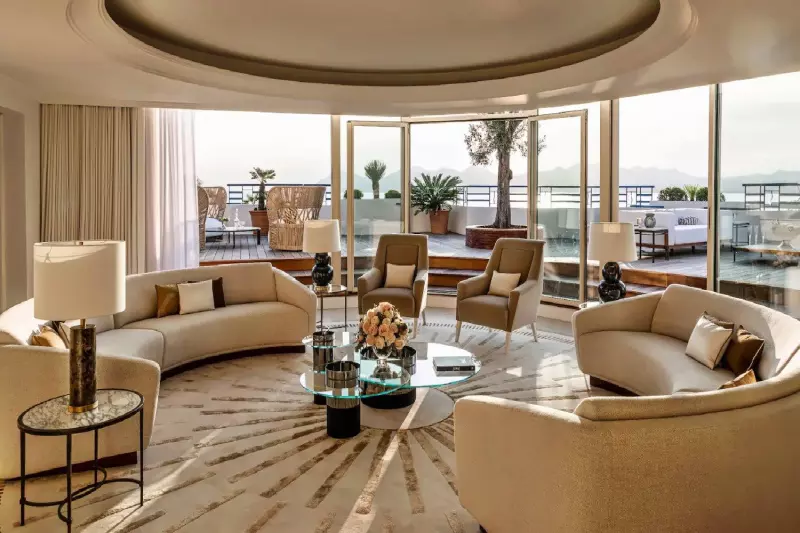 Penthouse Apartment Suite