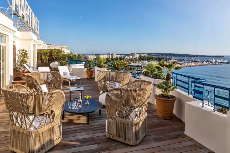 Penthouse Apartment Suite