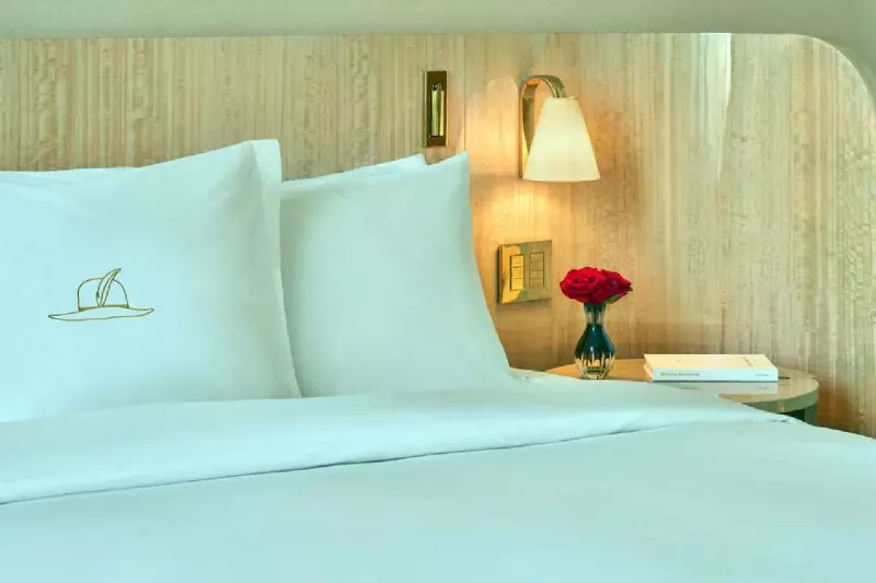 Signature Corner Room