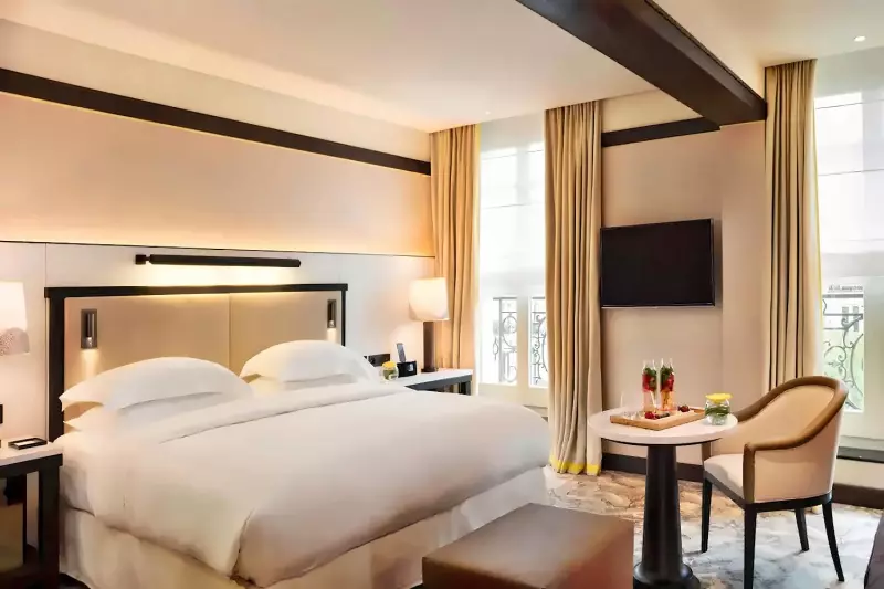 Deluxe Boulevard View Room