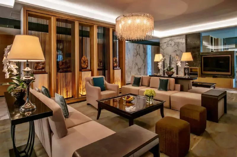 Presidential Pool Suite 