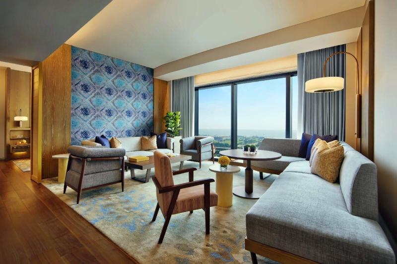 Andaz Large Suite