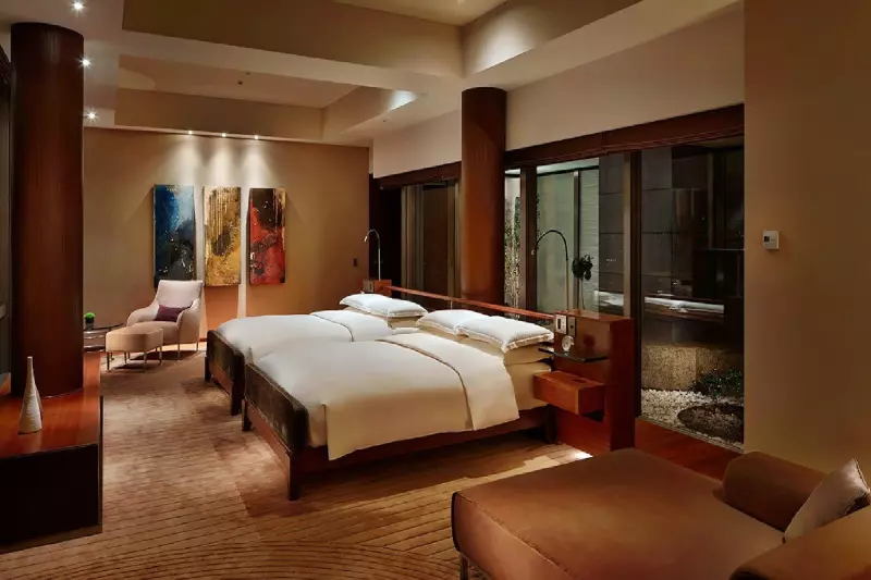 Ambassador Club Suite
