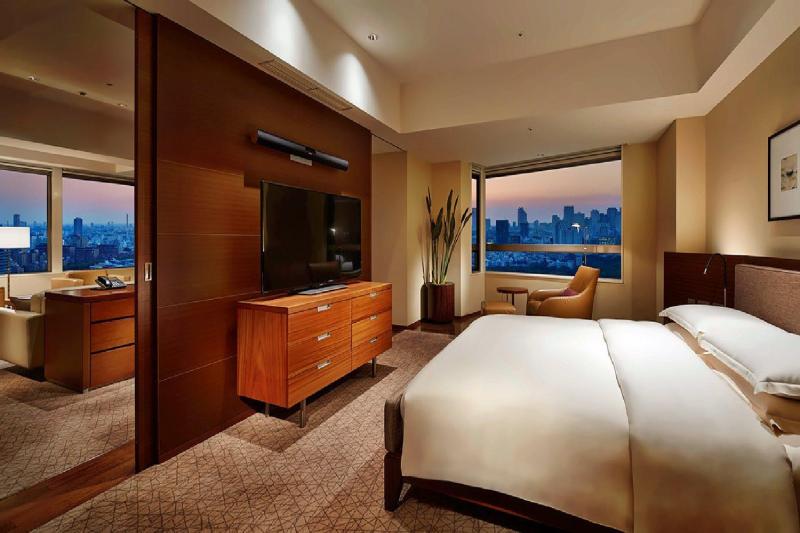 Diplomat Club Suite