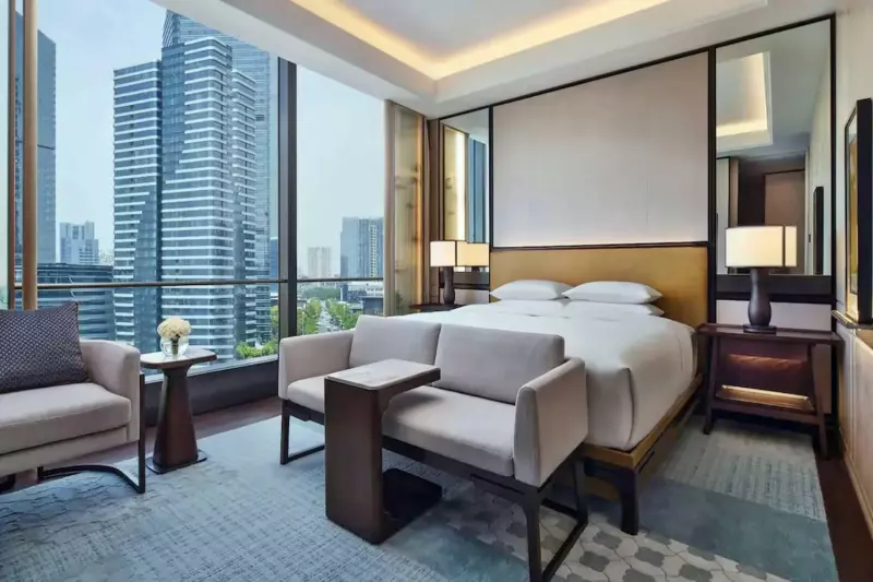  Executive Lake View Terrace Suite 