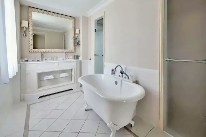 Junior Ocean View Suite