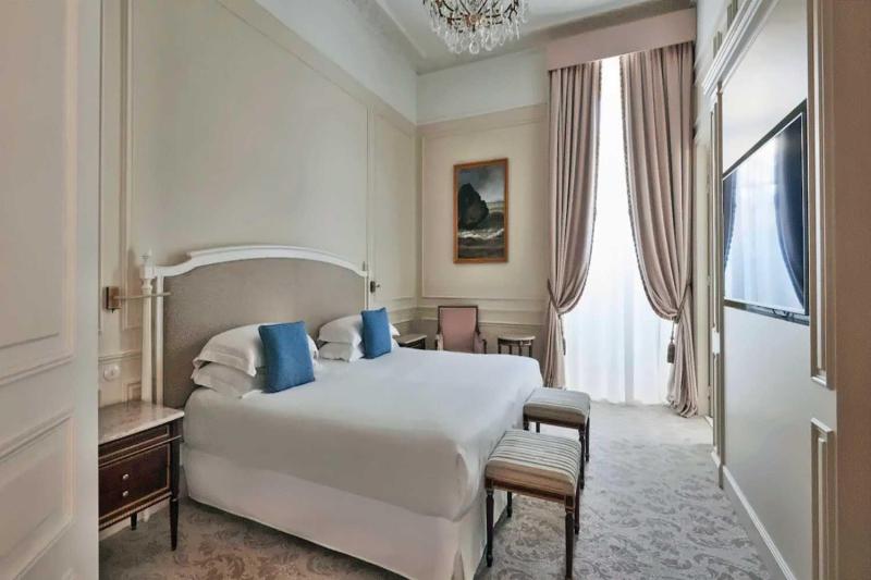 Palais City View Suite