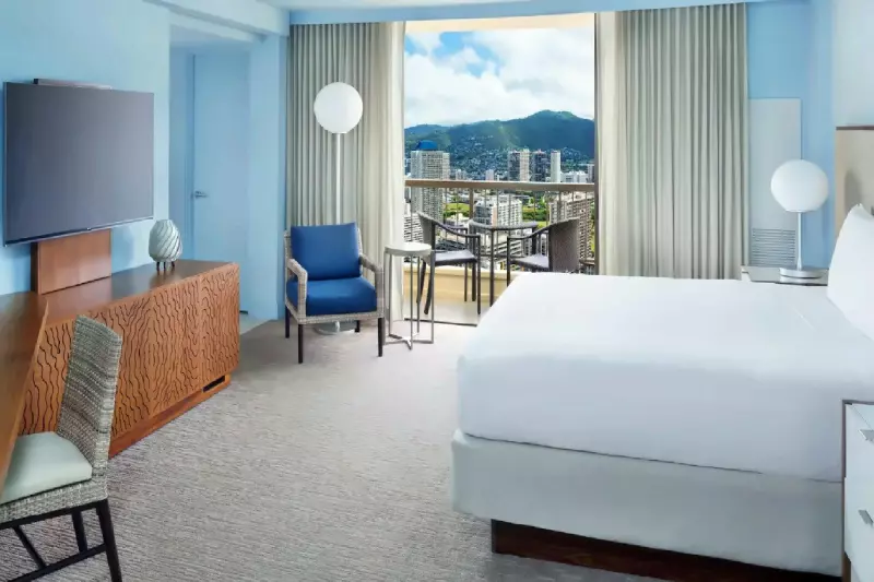 1 Bedroom Waikiki View Suite