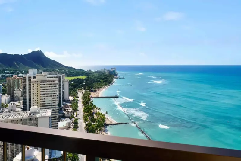 Junior Diamond Head Oceanfront View Suite